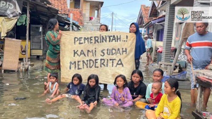 Warga Pesisir Indramayu Kirim Pesan untuk Prabowo Lewat Video, Minta Hidup Layak tanpa Banjri Rob