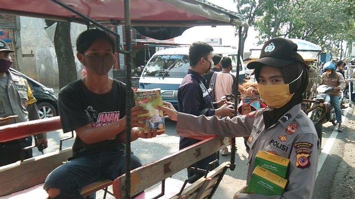 Satlantas Polres Garut Beri Pelatihan dan Bantuan Sosial kepada Pekerja Harian