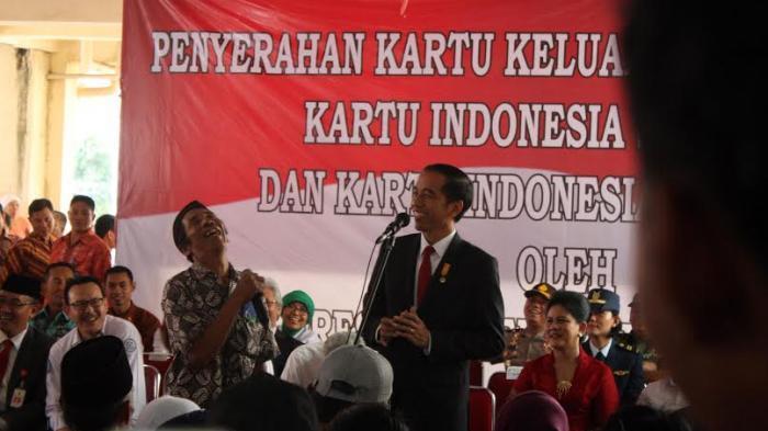 Jokowi Berhasil Membuat Warga Tertawa Terbahak-bahak