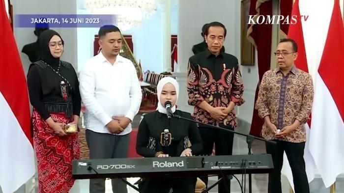 Jokowi Hadiahi Peraih Golden Buzzer America's Got Talent Putri Ariani Kartu ATM, Flute, & Janji Vote