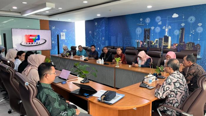 RAPAT - Rapat bersama jajaran Kedeputian I, Pusat Pembelajaran Strategi Kebijakan se-Indonesia, serta Politeknik STIA LAN Jakarta, Bandung, dan Makassar,