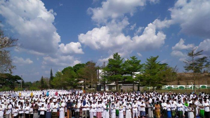 Tak Kunjung Turun Hujan, Ribuan Warga Mangkubumi Kota Tasikmalaya Gelar Salat Istisqo