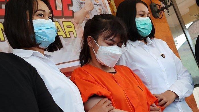 Sosok Selebgram RR Asal Cianjur, Dikenal dengan Nama Kuda Poni, Ditangkap Saat Live tanpa Busana