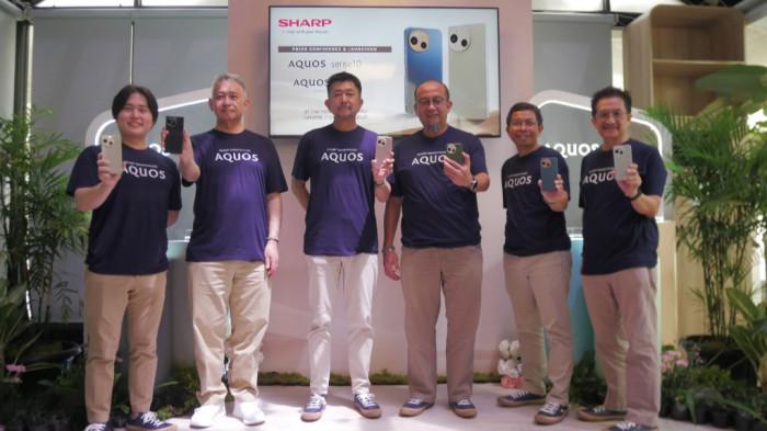SMARTPHONE - Sharp memperkenalkan dua lini smartphone terbarunya, AQUOS sense10 dan AQUOS R10, yang dirancang dengan pendekatan teknologi dan desain khas Jepang untuk menghadirkan performa nyata, kemyamanan dan nilai lebih bagi pengguna.