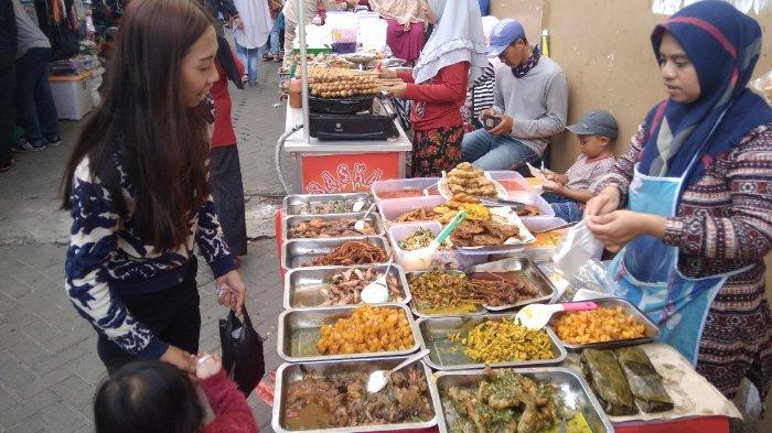 Bulan Ramadhan, Parkir Timur Pasar Cipanas Disulap Jadi Surga Beragam Jenis Takjil