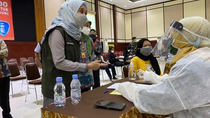 Vaksinasi Massal di Itenas, DPRD Jabar: Sektor Pendidikan Tinggi Jadi Prioritas Vaksin Covid-19