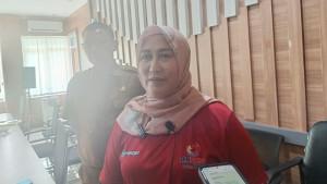 1-Kepala-Dinas-Kesehatan-Dinkes-Kabupaten-Cirebon-Eni-Suhaeni.jpg