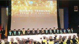 1-Sidang-Terbuka-Senat-STIE-Ekuitas-pada-prosesi-wisuda-gelombang-I-tahun.jpg
