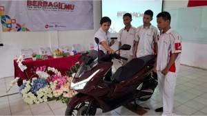 1Astra-Honda-Berbagi-Ilmu-bersama-SMK-Bisnis-dan-Teknologi-Bekasi.jpg