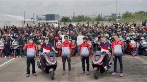 1Berkah-Punya-PCX-500-Bikers-Honda-Ditemui-Pebalap-MotoGP.jpg