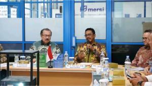 1Bupati-Kunjungi-PT-Mersifarma-Tirmaku-Mercusana-Bahas-Dunia-Usaha-Dan-Penyerapan-Tenaga-Kerja.jpg