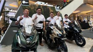 1DAM_001-Jajaran-Manajemen-PT-Daya-Adicipta-Motora-berfoto-bersama-dalam-prosesi.jpg