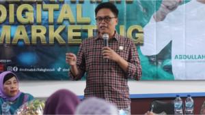 1Dindin-Abdullah-Ghozali-Gelar-Training-Digital-Marketing-Bersama-Bloomera-Coaching-Team.jpg