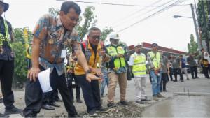 1Gubernur-Jawa-Tengah-Ahmad-Luthfi-mengatakan-perbaikan-infrastruktur-jalan-provinsi-terus.jpg