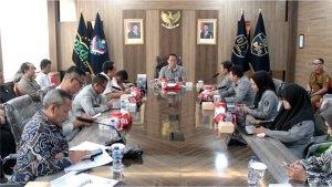 1Kanwil-Kemenkum-Jabar-Terima-Mediasi-dan-Konsultasi-Bersama-DPRD-Kabupaten-Karawang.jpg