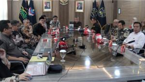 1Kemenkum-Jabar-Bersama-DPRD-Kabupaten-Tasikmalaya-Harmonisasikan-Raperda.jpg