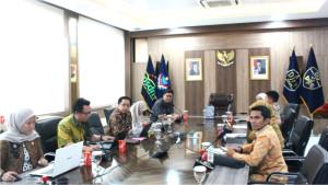 1Kemenkum-Jabar-Fasilitasi-Harmonisasi-Raperda-Arahkan-Bogor-Jadi-Kota-Cerdas-Berpayung-Hukum-Kuat.jpg