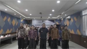 1Langkah-Efisiensi-Kemenkum-Jabar-Hadiri-Langsung-Pemusnahan-Ribuan-Dokumen-Keimigrasian.jpg