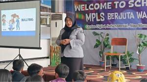 1Lewat-Cerita-dan-Kuis-Kemenkum-Jabar-Tingkatkan-Kesadaran-Hukum-Siswa-di-SD-Muthahhari-Bandung.jpg
