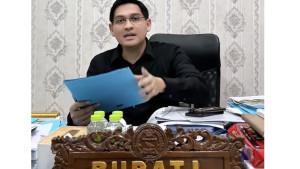38-Bupati-Indramayu-Lucky-Hakim.jpg