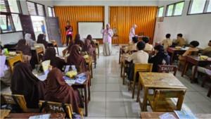 3Berbagi-Kebahagiaan-YBM-dan-Srikandi-PLN-UP3-Garut-Bantu-Guru-Honorer-di-Garut-Selatan.jpg