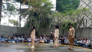 69-Karya-Mode-Mahasiswa-Maranatha-Warnai-Evolusia-Incarnàto-di-NuArt-Sculpture-Park-1.jpg