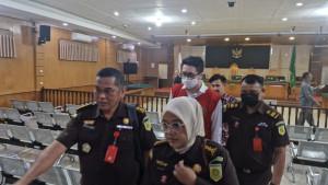 Agenda-sidang-tuntutan-dokter-cabul-Priguna-A.jpg