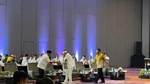 Ahmad-Syaikhu-bersalaman-dengan-Dedi-Mulyadi.jpg