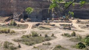 Aktivitas-tambang-galian-C-ilegal-kembali-marak-di-kawasan-Argasunya-Kota-Cirebon.jpg