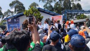Anies-Baswedan-di-pabrik-pengolahan-susu-di-Pangalengan_.jpg