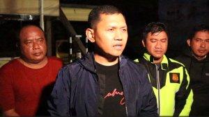Ari-Setyawan-Wibowo-mengecek-insiden-kebakaran.jpg