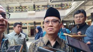 Atip-Latipulhayat-berkunjung-ke-Pesantren-Persatuan-Islam-Garut.jpg