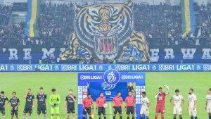 Atmosfer-laga-kandang-Persib-Bandung-yang-dipenuhi-Bobotoh-di-tribune-Timur.jpg