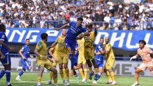Bek-PERSIB-Federico-Barba-menan.jpg
