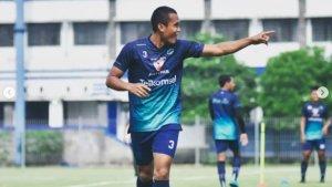 Bek-persib-Bandung-Eriyanto-saat-latihan.jpg