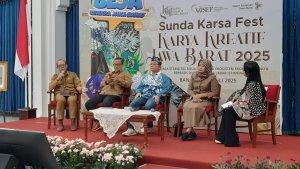 Bewara-Jawa-Barat-di-Gedung-Sate-Senin-1472025.jpg