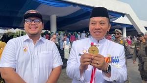 Bupati-Karawang-Aep-Syaepuloh-s.jpg