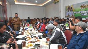 Bupati-Sumedang-Dony-Ahmad-Munir-menghadiri-acara-audiensi-11111.jpg