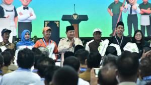 Bupati-Sumedang-Dony-Ahmad-Munir-menghadiri-akad-massal-26-ribu-unit-Kredit-Pemilikan.jpg