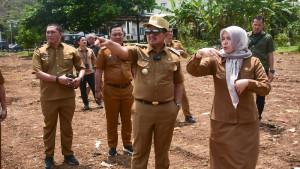 Bupati-Sumedang-Dony-Ahmad-Munir-meninjau-okas.jpg