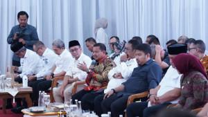 Bupati-Sumedang-Dony-Ahmad-Munir-menyampaikan-usulan-usulan-strategis-kepada-Gubernur.jpg