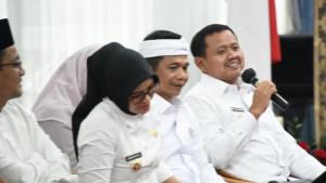 Bupati-Sumedang-Dony-Ahmad-Munir-saat-mengikuti-Rapat-Koordinasi.jpg