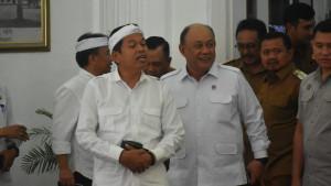Bupati-Sumedang-Dony-Ahmad-Munit-saat-mengikuti-Rapat-Koordinasi-Program-MBG.jpg