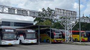 Bus-di-Terminal-Leuwipanjang-54.jpg