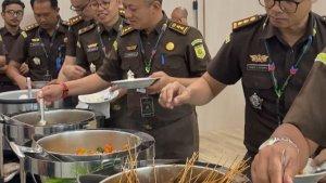 DYummy-Catering-saat-menangani-kons.jpg