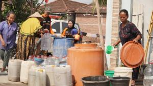 Dampak-Kekeringan-Musim-Kemarau-Dompet-Dhuafa-Jawa-Tengah-Siap-Distribusi-Air-Bersih-3.jpg