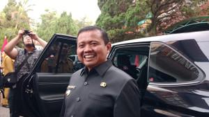 Dony-Ahmad-Munir-baju-safari.jpg