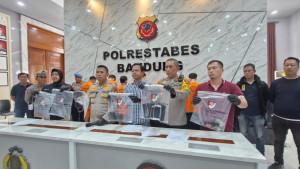Dua-pelaku-begal-dan-empat-penadah-di-Bandung-diringkus.jpg