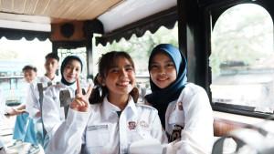 Duta-Generasi-Berencana-GenRe-Jawa-Barat-2025-mengunjungi-Kampung-Toleransi.jpg