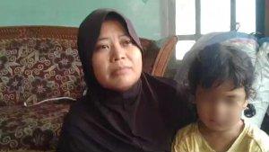 Endang-ibu-dari-korban-perundungan-berinisial-AES.jpg